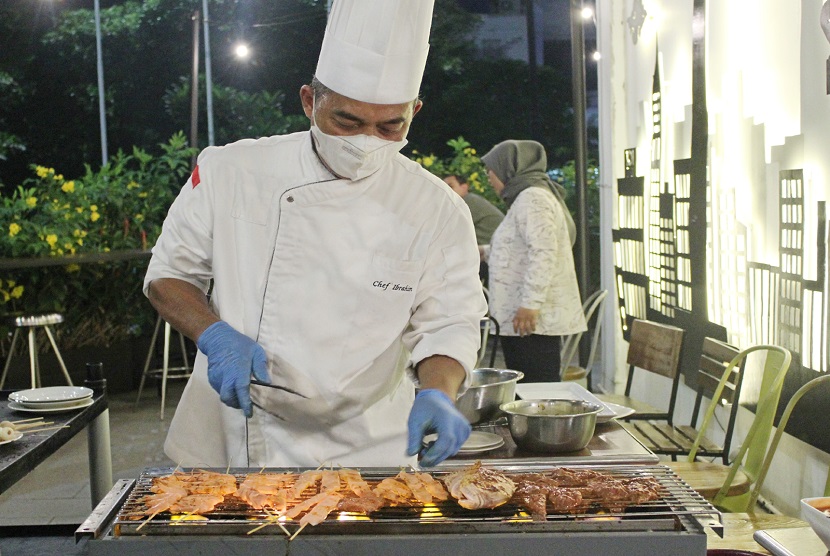 1O1 URBAN Jakarta Kelapa Gading juga kembali menghadirkan promo makan malam sepuasnya atau all you can eat dengan menu Barbeque yaitu Terrace Night BBQ.