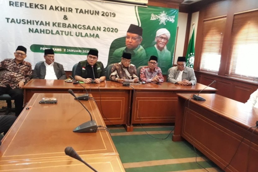 Jajaran Pengurus Besar Nahdlatul Ulama menyampaikan konferensi pers bertajuk 