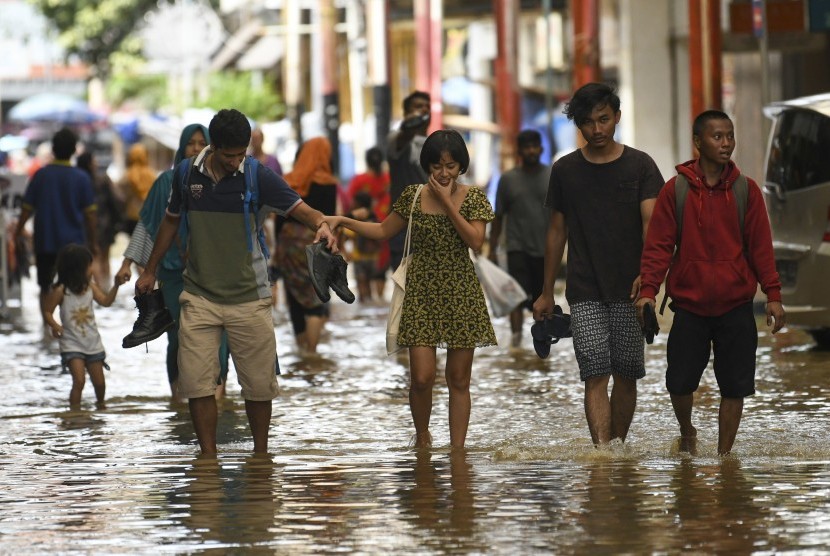 Pemerintah Provinsi (Pemprov) Jawa Tengah (Jateng) menyatakan siap mengirimkan bantuan personel, peralatan, serta logistik untuk mendukung penanganan dampak banjir di wilayah DKI Jakarta dan sekitarnya.