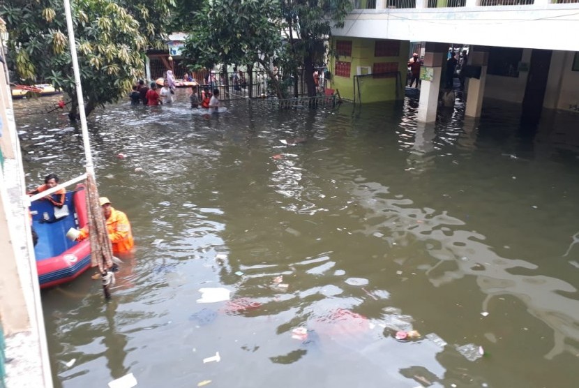 Banjir di kawasan Teluk Gong, Penjaringan, Jakarta Utara 