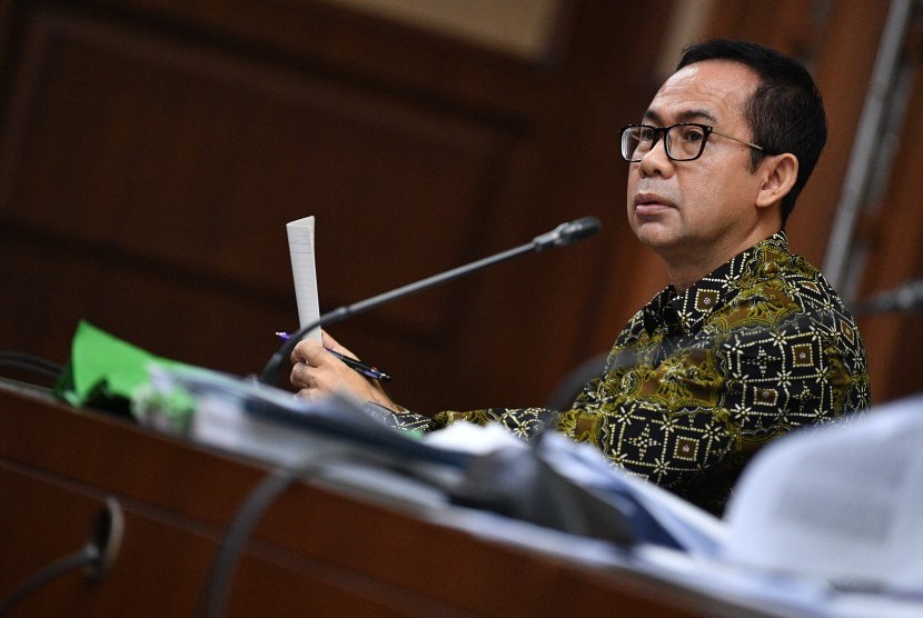 Terdakwa kasus tindak pidana pencucian uang dan korupsi Tubagus Chaeri Wardana alias Wawan menjalani sidang di Pengadilan Tipikor Jakarta Pusat, Jakarta, Senin (6/1/2020).