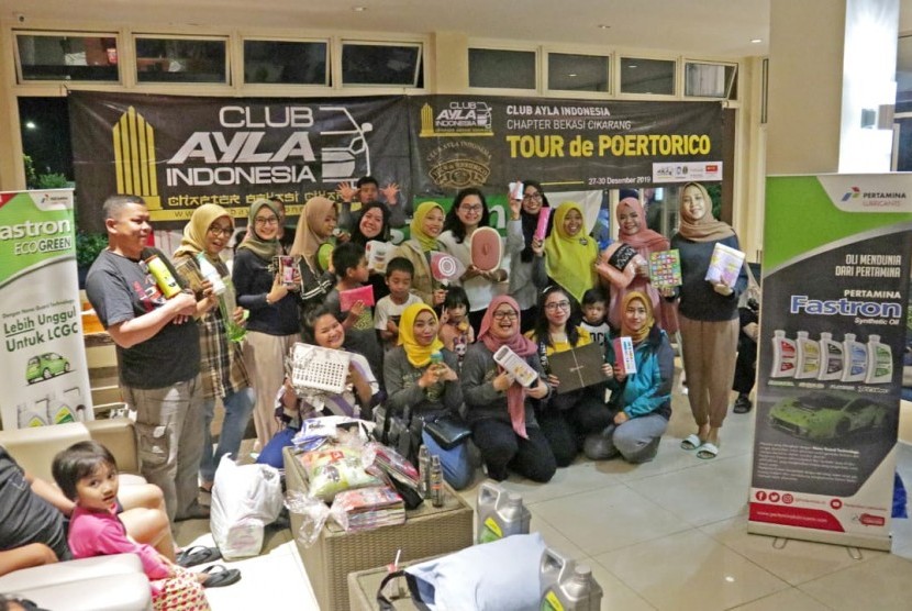 Komunitas Ayla yg tergabung dalam Club Ayla Indonesia (CAI) melakukan aksi sosial di Purwokerto Jawa Tengah. 