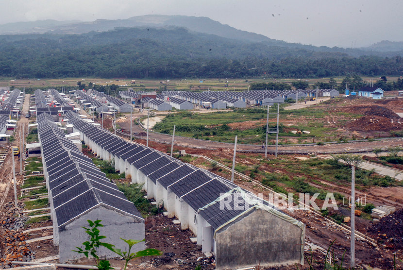 Suasana kompleks perumahan bersubsidi di Bogor, Jawa Barat, Senin (6/1/2020).