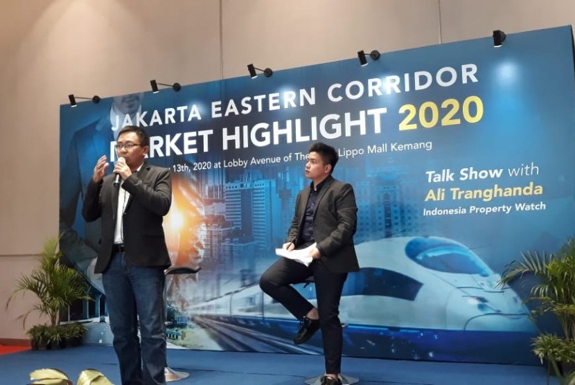 CEO Indonesia Property Watch, Ali Tranghanda saat paparan topik properti Jakarta Eastern Corridor Market Highlight 2020 di area Lippo Mall Kemang, Jakarta Selatan, Senin (13/1).