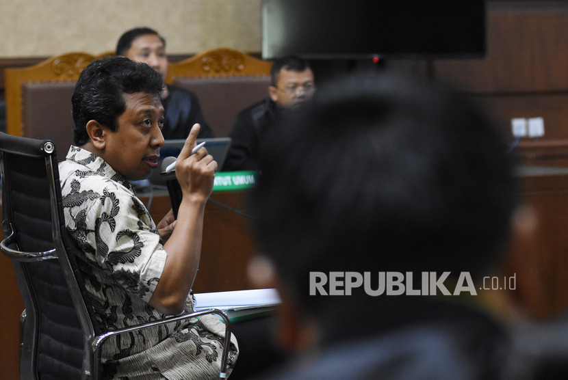 Terdakwa kasus suap jual beli jabatan di lingkungan Kementerian Agama M Romahurmuziy mengikuti sidang lanjutan di Pengadilan Tipikor, Jakarta, Senin (13/1/2020). 