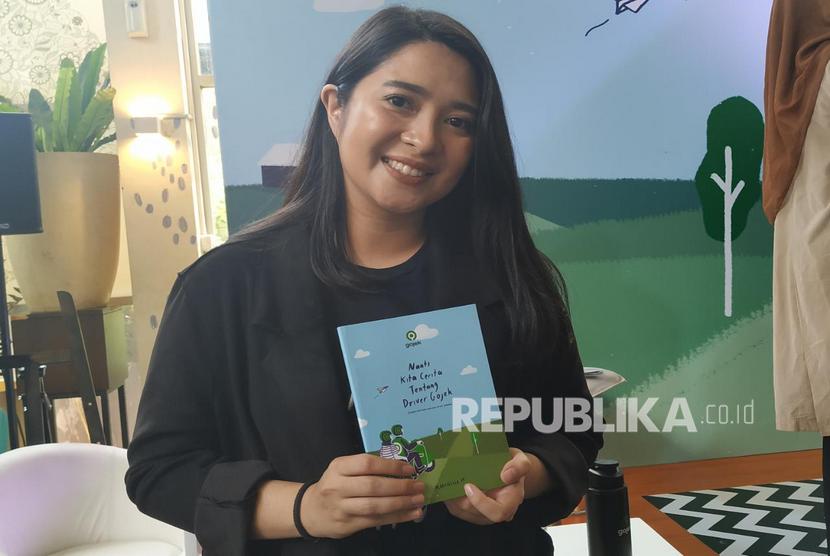 Penulis Marchella FP meluncurkan buku Nanti Kita Cerita Tentang Drive Gojek di Jakarta, Selasa.