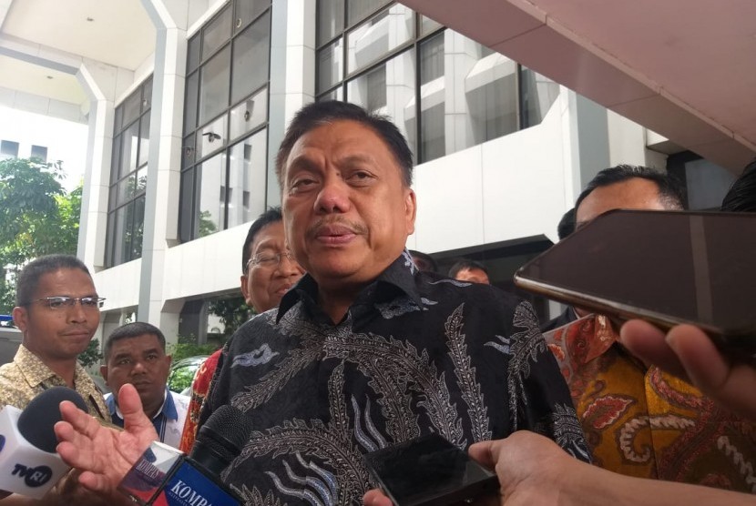 Gubernur Sulawesi Utara OllyDondokambey.