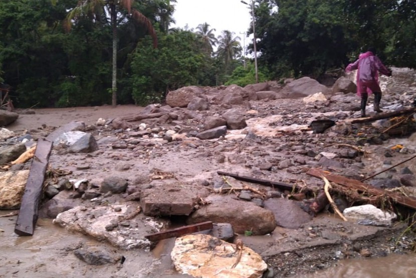 Bencana banjir bandang melanda di Malalo, Kecamatan Batipuh, Kabupaten Tanah Datar pada Jumat (17/1).