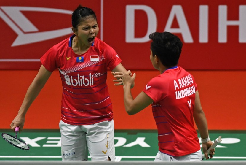 Ganda putri Indonesia, Greysia Polii/Apriyani Rahayu, melenggang ke semifinal Thailand Open 2021. (ilustrasi) 