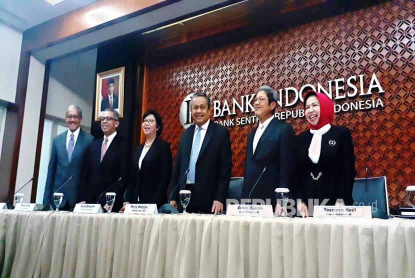 Bank Indonesia (BI) kembali menahan suku bunga acuan 7Days Reverse Repo Rate (7DRRR) di level lima persen pada Rapat Dewan Gubernur (RDG) pada 22-23 Januari 2020.
