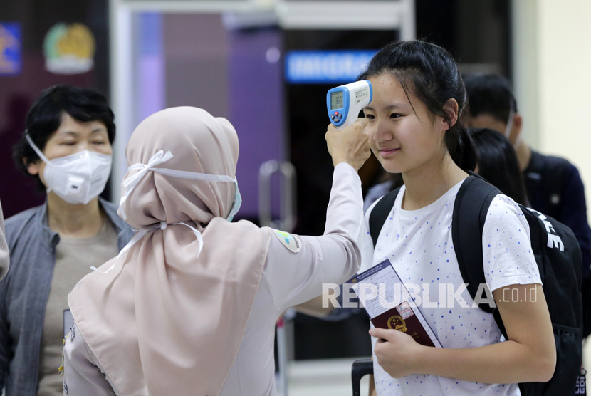 Sembilan negara mulai masuk dalam larangan visa jangka panjang Malaysia (Foto: ilustrasi turis di bandara Malaysia)