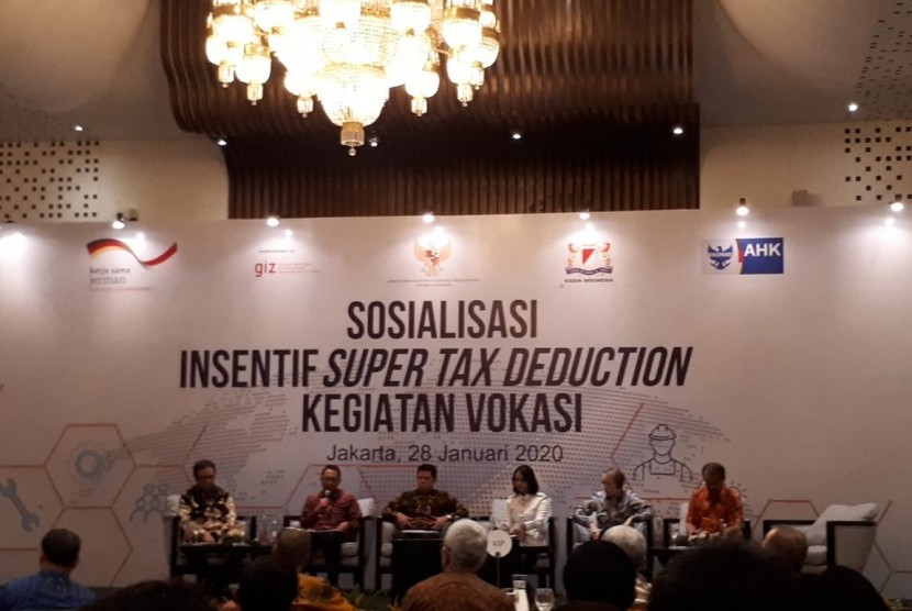 Pemerintah dorong peningkatan partisipasi aktif pelaku industri dalam pengembangan pendidikan dan pelagihan vokasi lewat sosialisasi insentif pengurangan pajak super atau Super Tax Deduction di Jakarta, pada Selasa, (28/1).