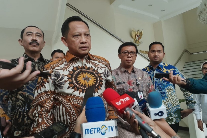 Menteri Dalam Negeri Tito Karnavian usai menemui Wakil Presiden Maruf Amin di Kantor Wapres, Jakarta, Rabu (5/2).