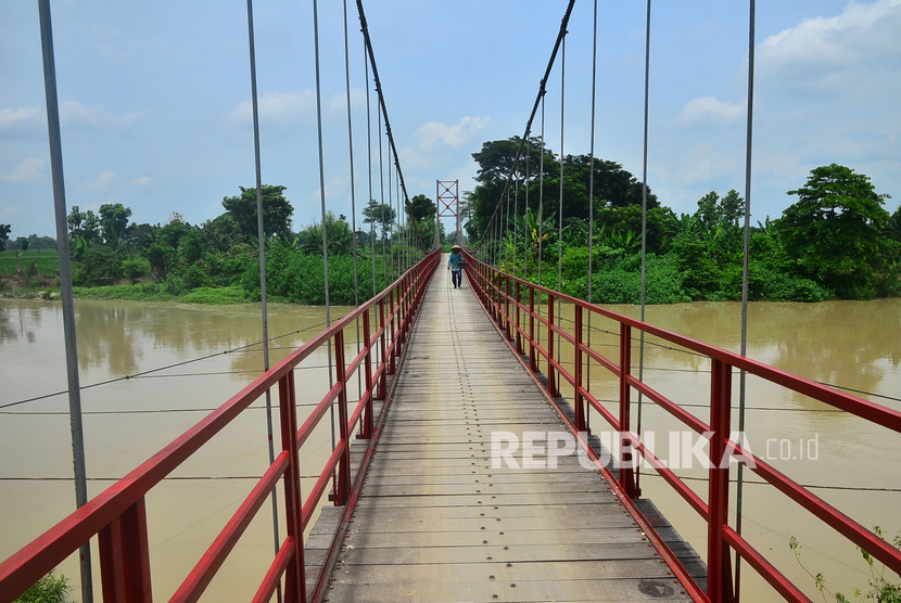 Kementerian PUPR bangun jembatan gantung di Sangihe. Jembatan Gantung,(ilustrasi).