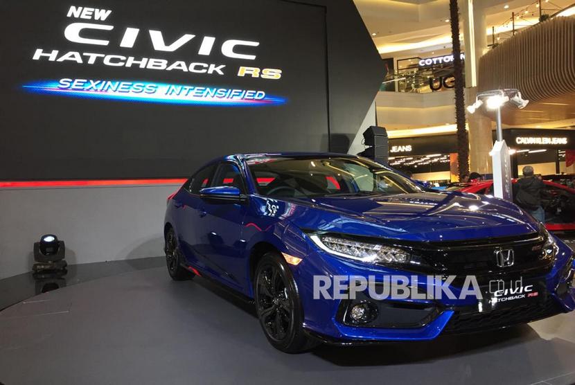 HPM meluncurkan New Honda Civic Hatchback RS di Jakarta pada Kamis (6/2). (Republika/Erik Iskandarsjah Z )