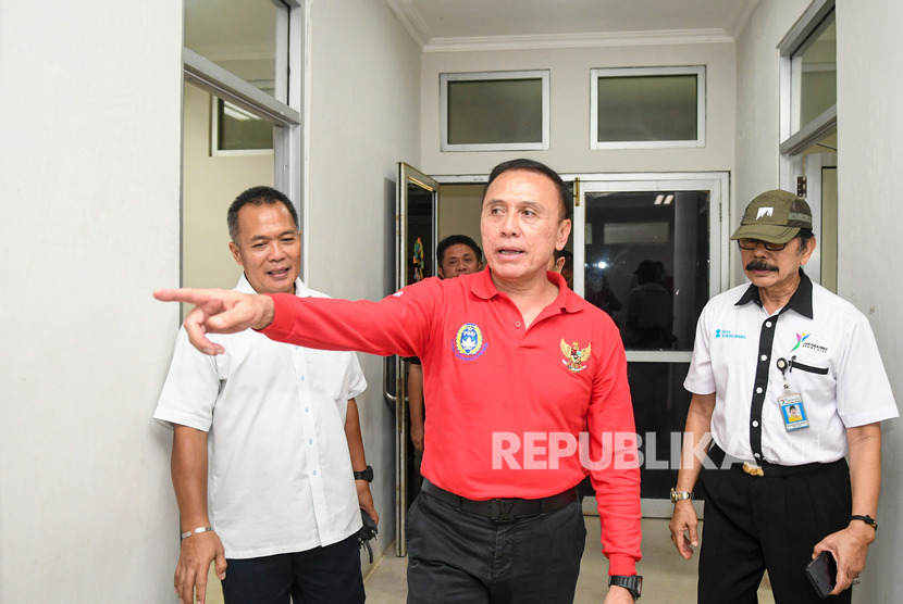 Ketua Umum PSSI Mochamad Iriawan meninjau ruang ganti pemain saat melakukan inspeksi di Stadion Gelora Sriwijaya Jakabaring (GSJ), Jakabaring Sport City (JSC), Palembang, Sumatera Selatan, pekan lalu.
