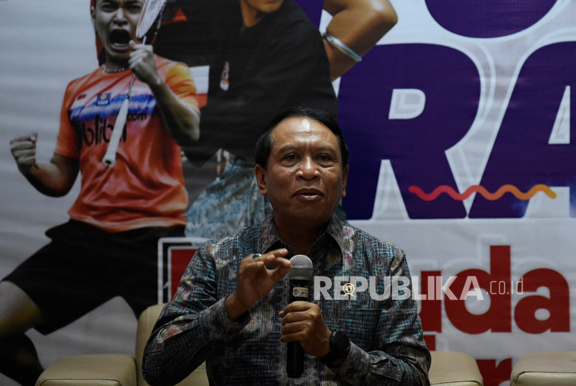 Menteri Pemuda dan Olahraga Zainudin Amali menyampaikan arahan usai menyaksikan penandatangan kerjasama fasilitasi Pelatnas Olimpiade 2020dan Pelatnas Pembinaa Jangka Panjang di Jakarta, Selasa (11/2/2020).