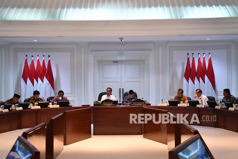 Ilustrasi rapat kabinet. Politikus Partai Demokrat Ossy Dermawan mempertanyakan sikap Presiden Jokowi yang menyampaikan ketidakpuasannya terhadap kinerja menterinya ke publik saat ini.