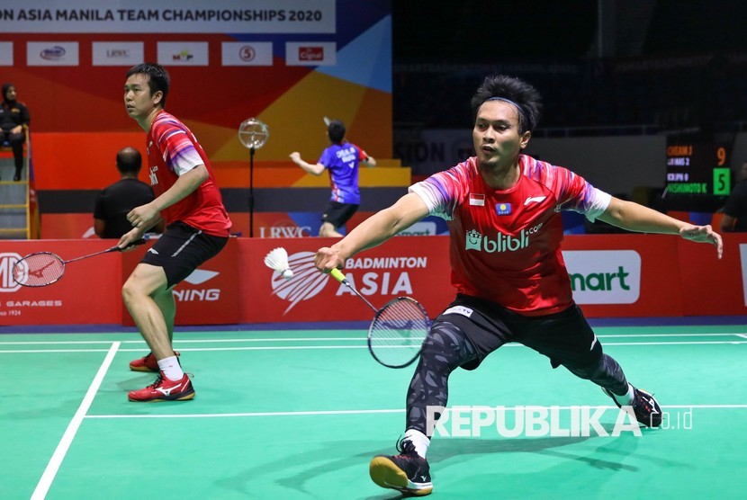 Pebulu tangkis ganda putra Indonesia, Mohammad Ahsan (kanan) dan rekannya Hendra Setiawan, gagal melaju ke semifinal Thailand Open. (ilustrasi)