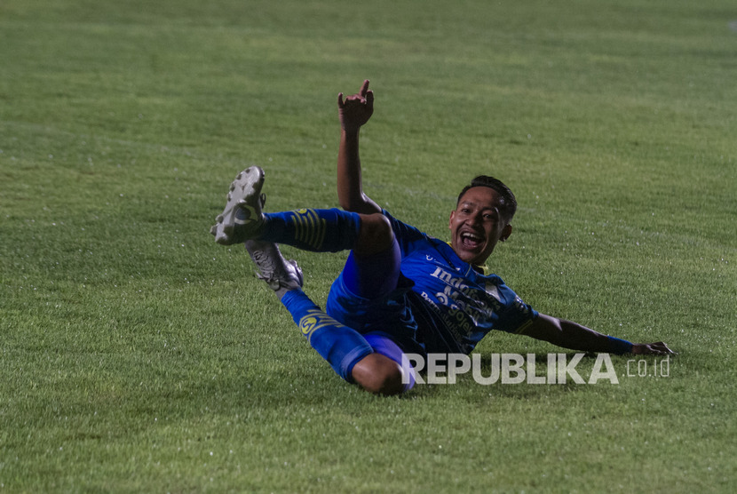 Pemain Persib Bandung, Beckham Putra.