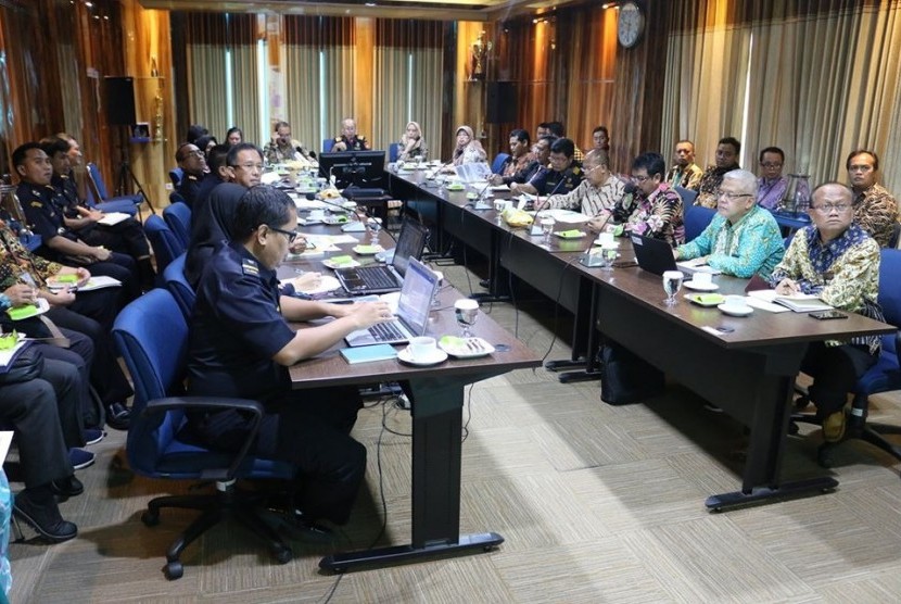 rapat joint program, Selasa (04/02) di ruang rapat Kanwil Bea Cukai Jatim I. dok istimewa