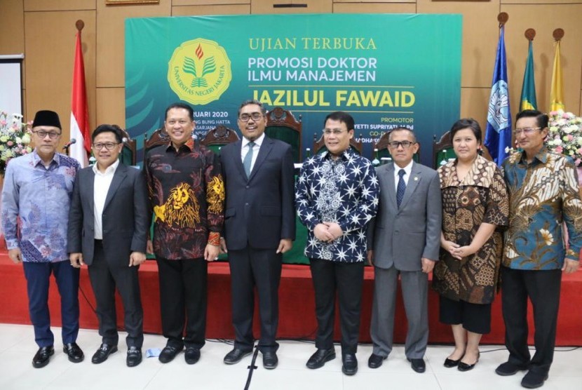 Ketua MPR RI Bambang Soesatya  saat menghadiri sidang promosi Doktoral Jazilul Fawaid, di Universitas Negeri Jakarta, Senin (17/2)