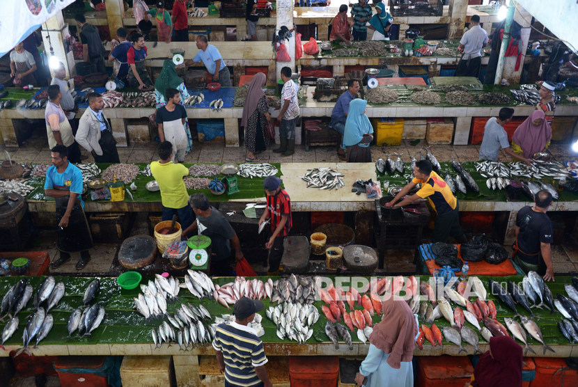 Pasar daring jadi solusi saat masyarakat memiliki akses terbatas ke pasar (Foto: suasana pasar tradisional)