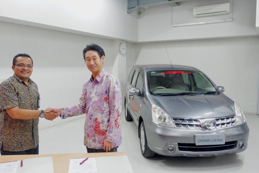 Nissan menyumbangkan mobil kepada Balai Besar Pengembangan Latihan Kerja (BBPLK) di Bandung.