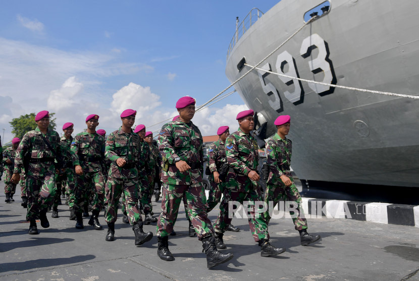 Marinir TNI dilibatkan untuk membantu penanganan Covid-19. Ilustrasi marinir
