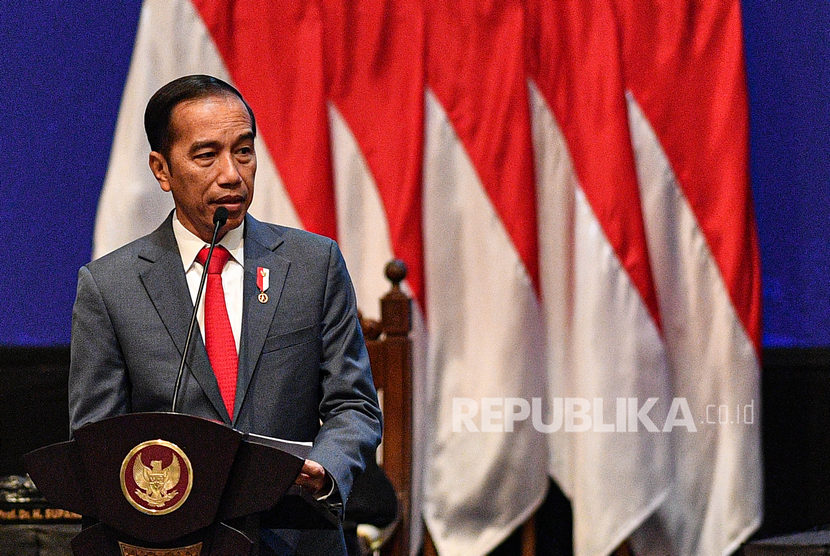 Presiden Joko Widodo menyampaikan pengarahan dalam Sidang Pleno Istimewa Laporan Tahunan Mahkamah Agung Tahun 2019 di Jakarta Convention Center, Jakarta, Rabu (26/2/2020). 