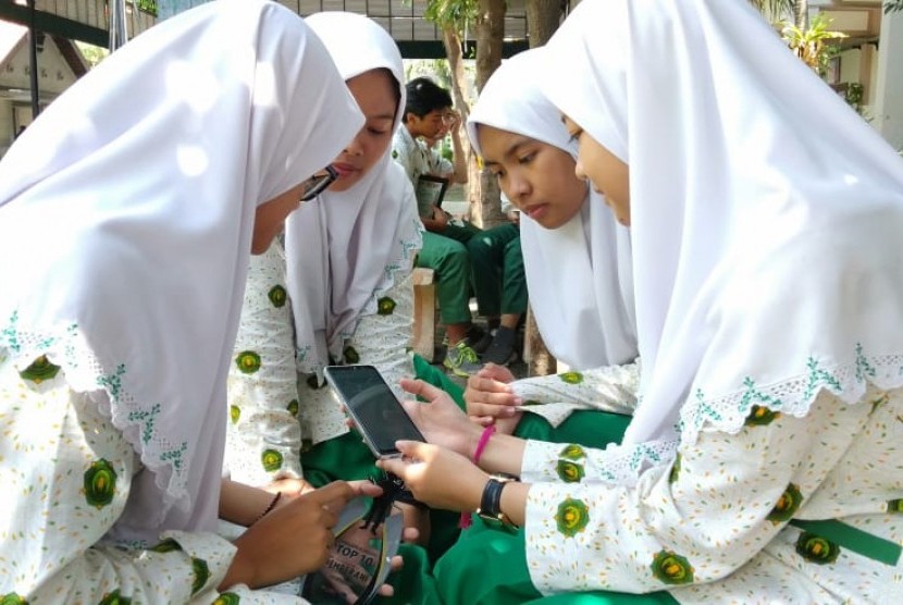 Siswa SMA Khadijah Surabaya.