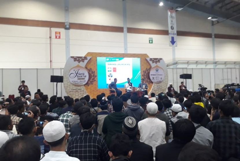 Ustaz Abdul Somad menghadiri sesi acara di Islamic Book Fair, JCC Senayan, Jakarta. 