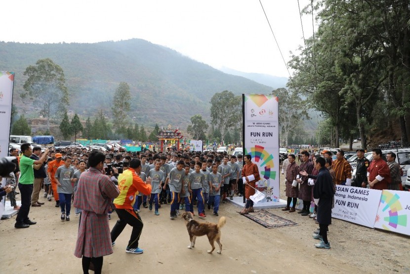 2018 Asian Games OCA Fun Run yang berlangsung di Bhutan, Sabtu (7/4/2018) diikuti ratusan peserta dan dihadiri perwakilan dari Dewan Olimpiade Asia (OCA), Panitia Pelaksana Asian Games 2018 (INASGOC), dan HRH Prince Dasho Jigyel Ugyen Wangchuk, President Bhutan Olympic Committee (BOC)
