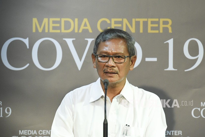 Sekretaris Direktorat Jenderal Pencegahan dan Pengendalian Penyakit Kemenkes Achmad Yurianto yang juga juru bicara pemerintah untuk penanganan virus Corona memberikan keterangan pers di Kantor Presiden, Jakarta, Jumat (6/3/2020).
