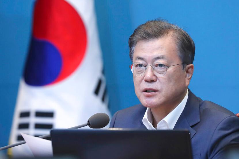 Presiden Korea Selatan Moon Jae-in. Kantor kepresidenan Korea Selatan (Korsel) meminta Korea Utara (Korut) melakukan penyelidikan lebih lanjut terkait penembakan seorang pejabat perikanan Korsel. Ilustrasi.