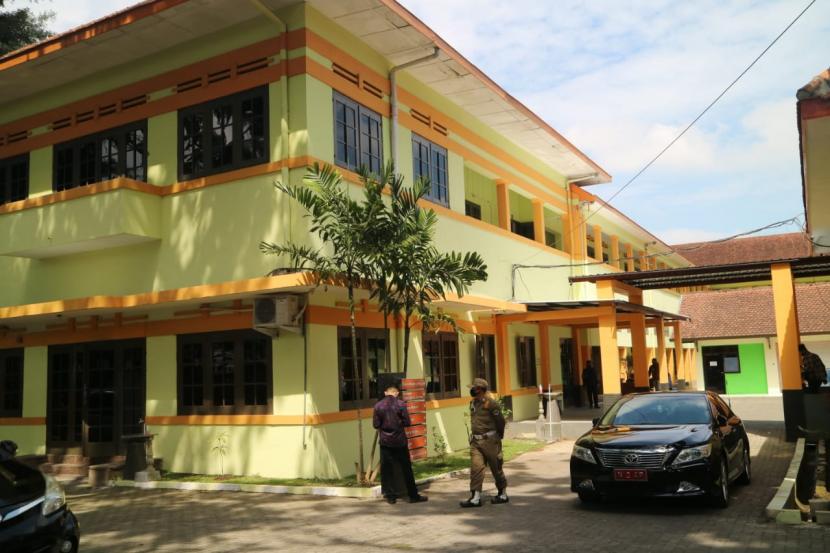 Suasana rumah isolasi di Balai Diklat Badan Pengembangan Sumber Daya Manusia, Pemerintah Provinsi Jawa Timur, Jalan Kawi, Kota Malang.