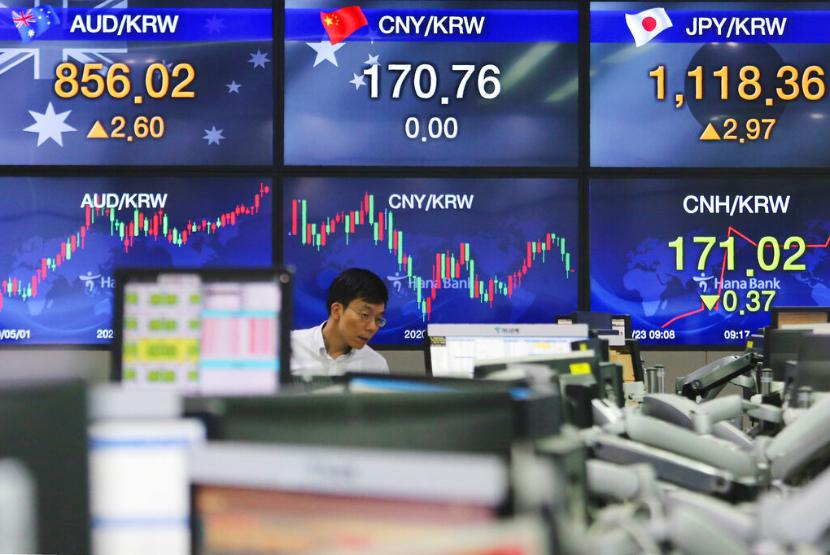 Saham Asia diprediksi melemah pada pembukaan Rabu (7/4) setelah indeks Wall Street menjauhi rekor tertinggi yang dicapai sebelumnya.
