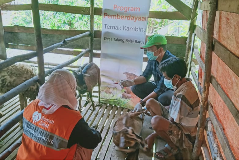 Rumah Zakat gelar pendampingan dan penyuluhan kelompok ternak.