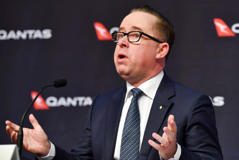 Kepala eksekutif Qantas Airways Alan Joyce mengatakan rute internasional tidak akan dibuka kembali hingga pertengahan 2021.