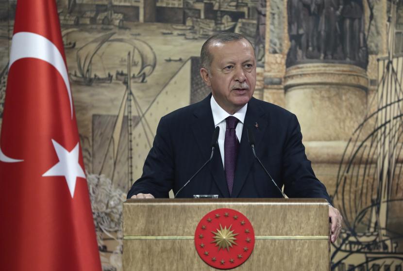 Erdogan: Istilah 'Islam Prancis' adalah Serangan pada Muslim. Presiden Turki Recep Tayyip Erdogan