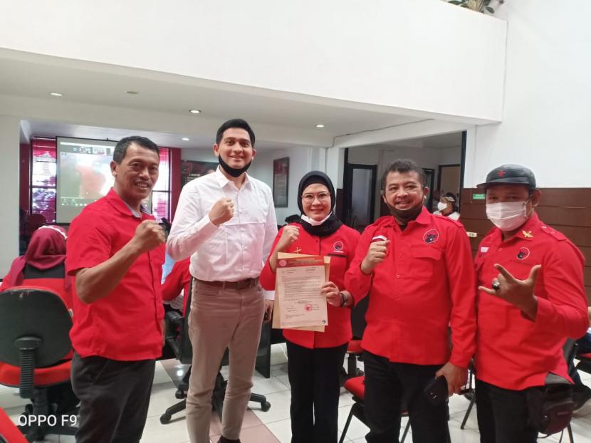 PDI Perjuangan mengumumkan pasangan Nina Agustina Da’i Bahtiar – Lucky Hakim untuk maju dalam Pilkada Serentak 2020 di Kabupaten Indramayu. 