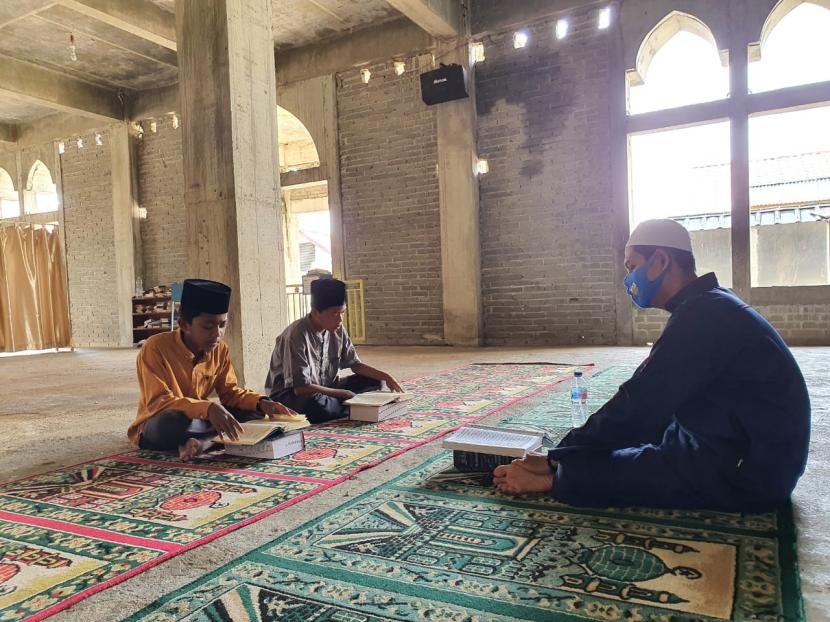 Santri Dayah Insan Qurani,  Aceh Besar akan mewakili Aceh dalam ajang Musabaqah Tilawatil Quran Nasional (MTQN) ke-28 di Padang, 12-21 November mendatang.