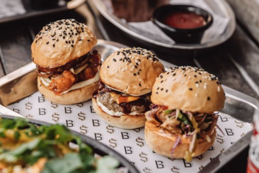 Bossman, kedai burger dari Bali membuka pop up store di di Beerhall SCBD, Jakarta Selatan pada 10 hingga 12 Desember 2020. 
