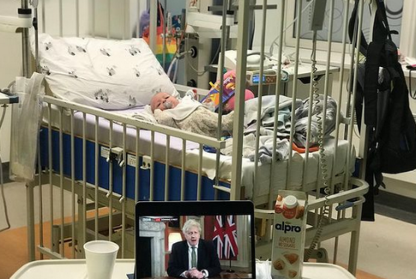 Aktris Jessie Cave yang terkenal lewat perannya dalam Harry Potter mengunggah ke Instagram foto yang memperlihatkan suasana kamar perawatan bayinya yang positif Covid-19.