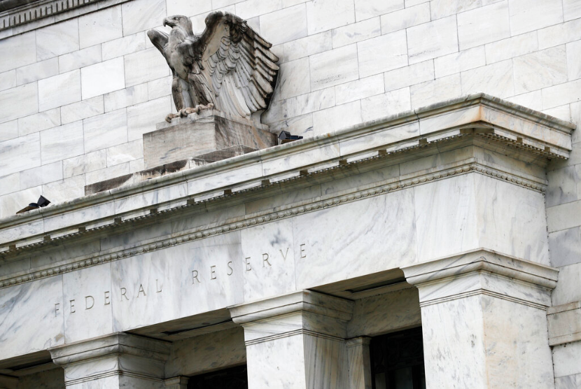 Gedung bank sentral AS the Federal Reserve. Meski inflasi di AS capai 8,5 persen, The Fed mengatakan inflasi inti lebih moderat.