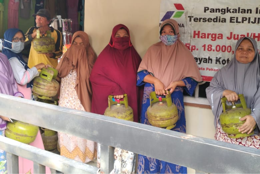 Jelang hari raya Imlek yang jatuh pada tanggal 12 Februari mendatang, PT Pertamina (Persero) Regional Sumatera bagian Utara (Sumbagut) memastikan stok elpiji aman dan tersedia di wilayah Riau.