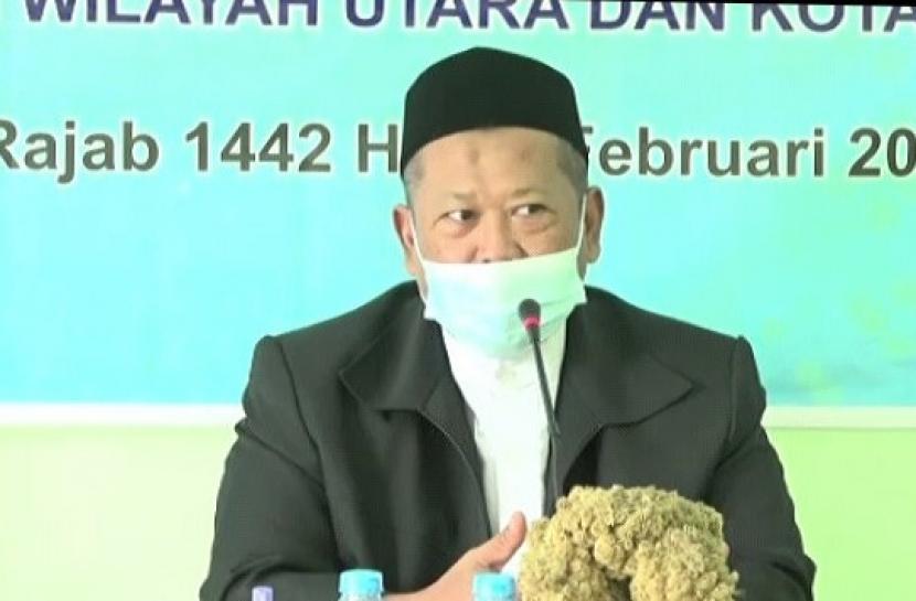 Ketua Dewan Da’wah Islamiyah Indonesia, Dr Adian Husaini MSi, saat membedah metode dakwah di era revolusi industri 4.0 yang diselenggarakan kampus Unissula, akhir pekan kemarin.