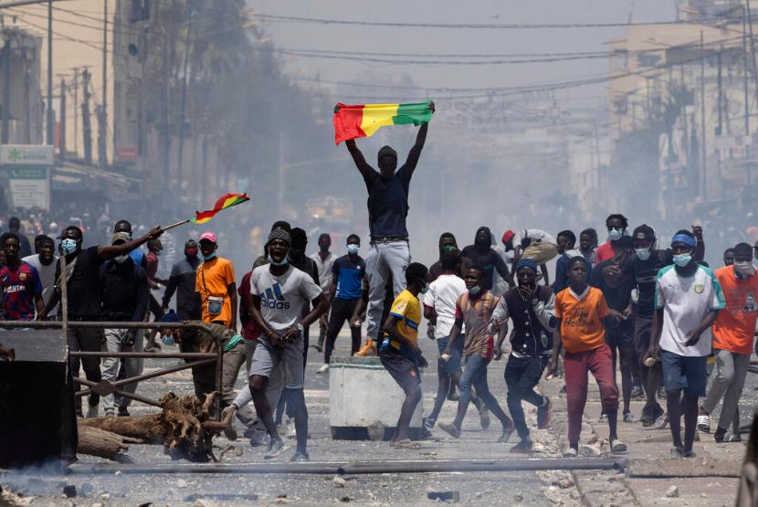 Aksi protes di Dakar, Senegal, Jumat (5/3).