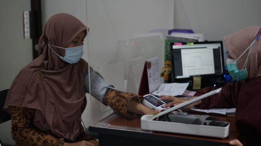Universitas Muhammadiyah Malang (UMM) melangsungkan vaksinasi tahap pertama di Universitas Muhammadiyah Malang Medical Centre.
