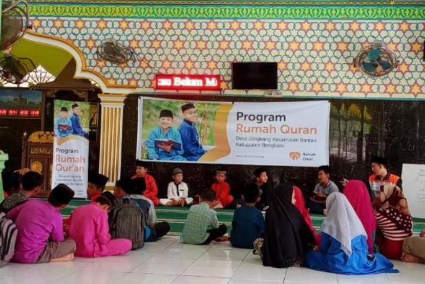  Berpusat di Masjid Al-Muawanah Desa Jangkang, kegiatan belajar Alquran melalui Program Rumah Quran kembali dilaksanakan.